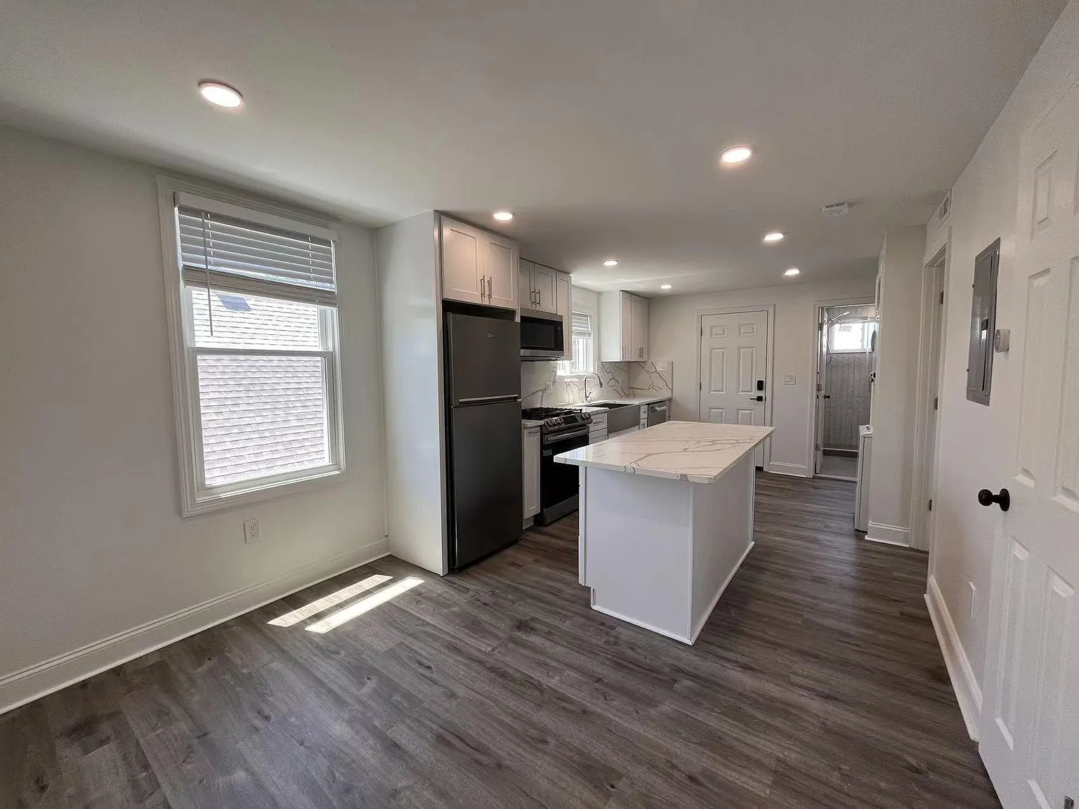 336 Lowell St — Photo 2