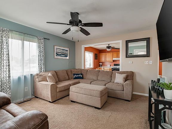 3rd image of 3451 Reaver Ave