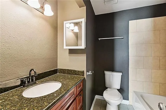 241 Helen St #3C — Photo 5
