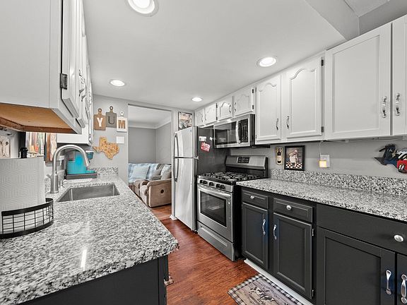 2nd image of 2560 Scioto View Ln