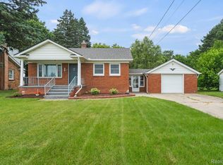 48435 Romeo Plank Rd, Macomb, MI 48044