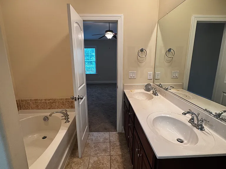 1252 United Ct — Photo 13