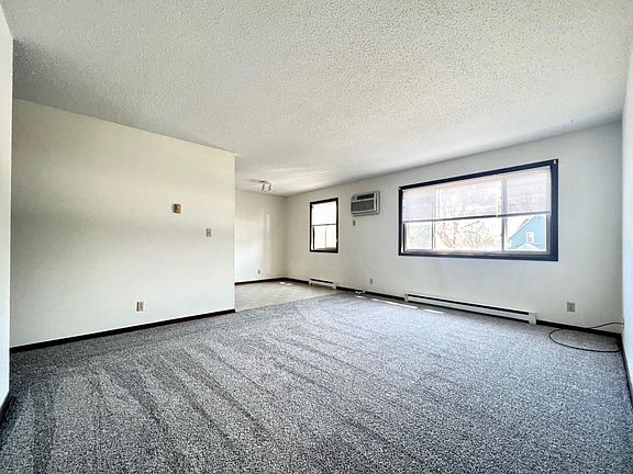 4th image of 213 S Main St APT 9