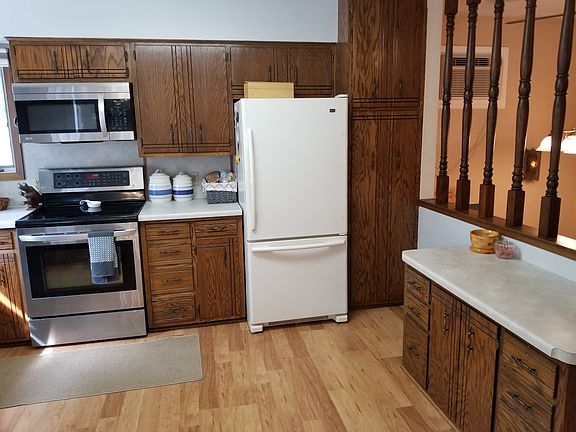 Extra storage to right.