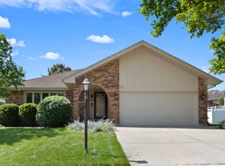 5327 Forest Trl, Oak Forest, IL 60452