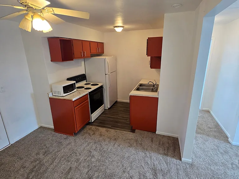 785 Groveland Pl #WILLIES1ST — Photo 10