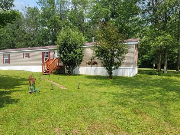 105 Pray Rd #101, Ogdensburg, NY 13669