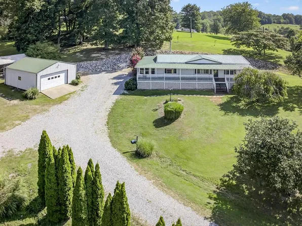 27 Hidden Valley Ln, Utica, KY 42376
