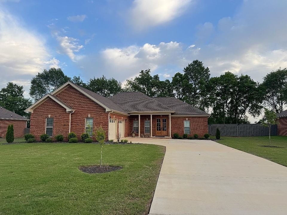 1st image of 456 Dartmoor Dr