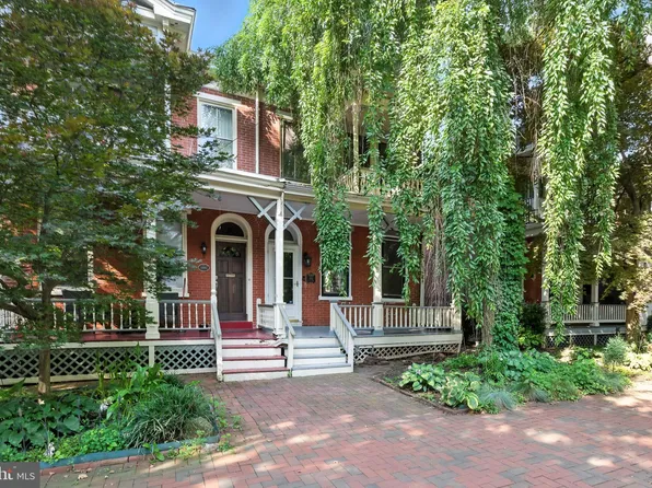 818 W 10th St, Wilmington, DE 19801