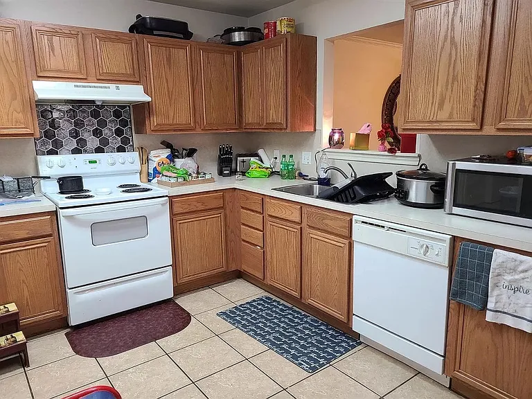 304 N Clinton Ave — Photo 4