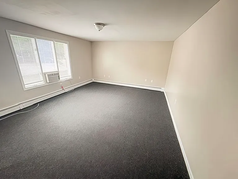 26 Hanover St #1 — Photo 12