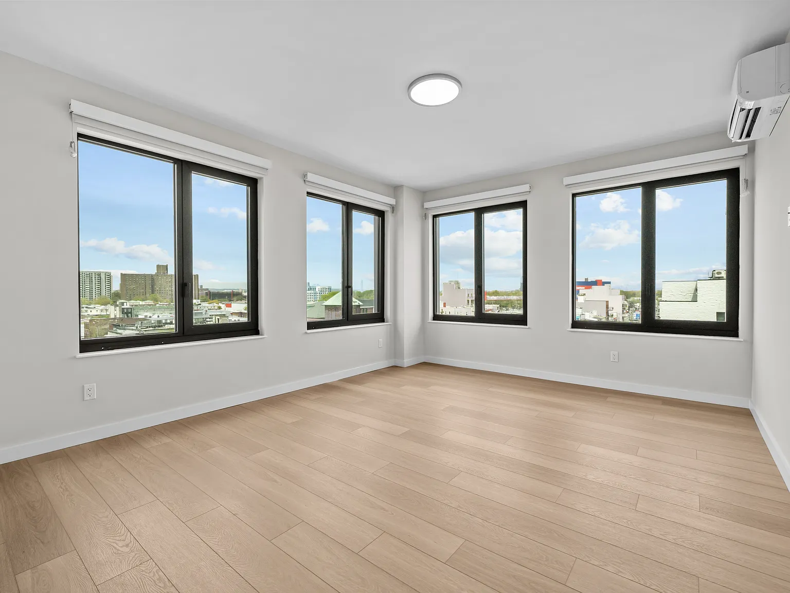 2905 West 17th Street — Photo 1