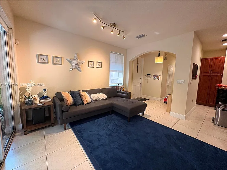 280 Las Brisas Cir #280 — Photo 10