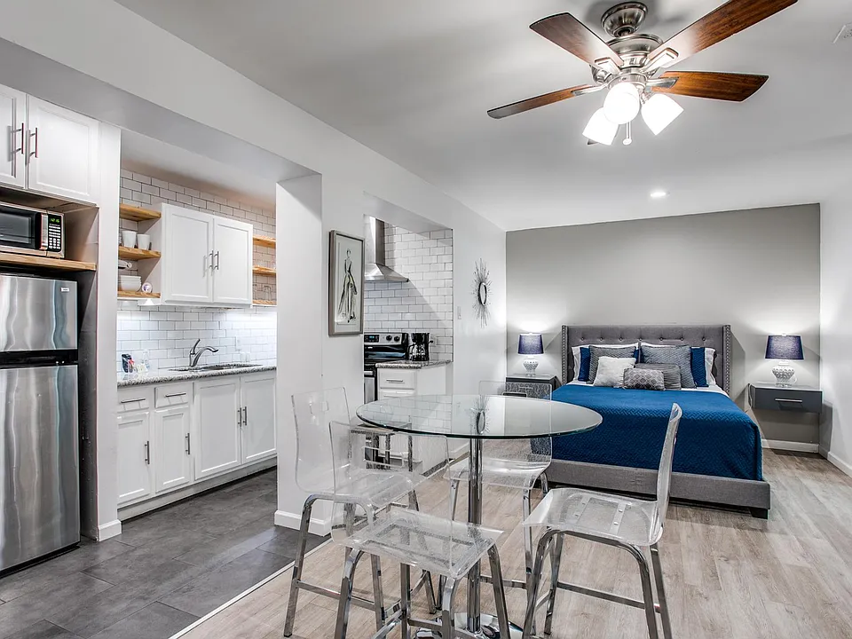 222 Dresden Dr #2