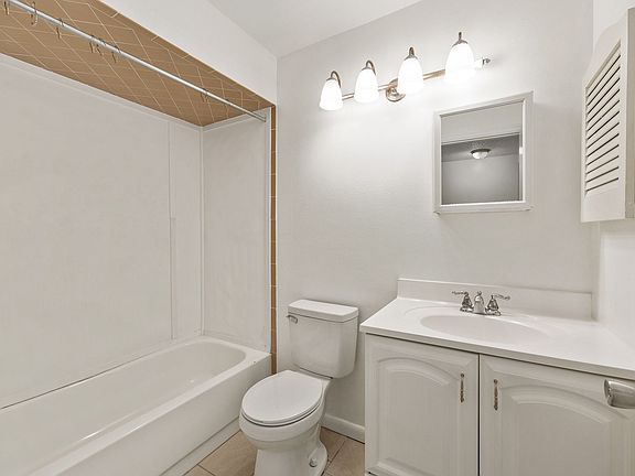 3rd image of 3567 SW 151st St