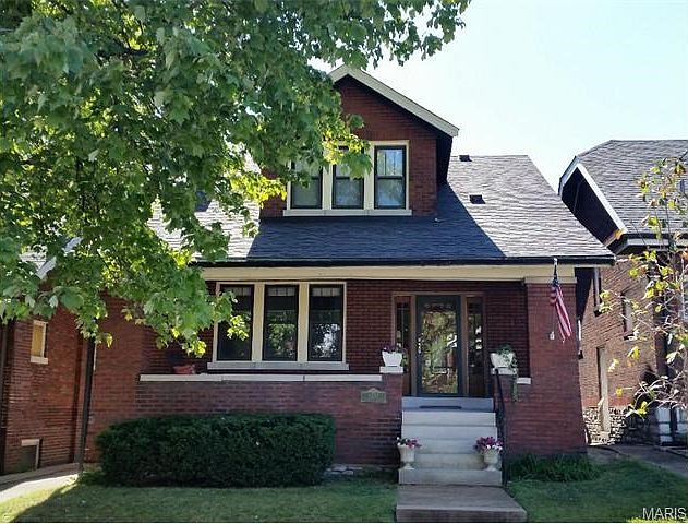 Wonderful 1928 bungalow. Recently tuckpointed, too.