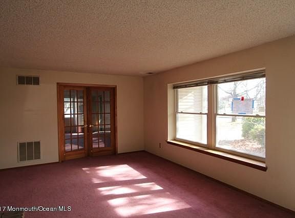 4th image of 169 Stowe St