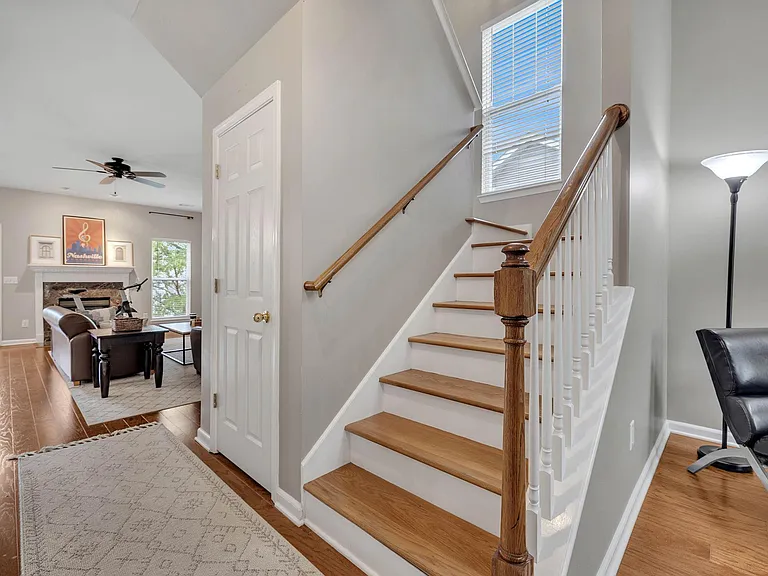 407 Normandy Cir — Photo 23