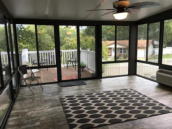 4th image of 2733 Rosewood Dr