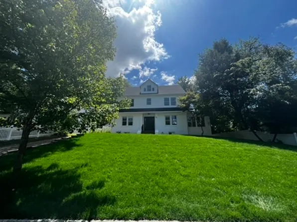 90 Glenwood Rd, Englewood, NJ 07631