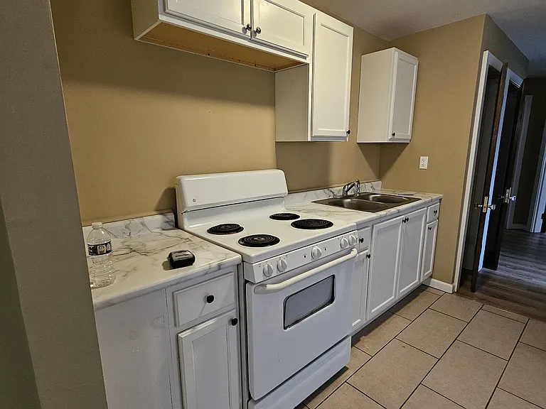 14 Maylan Dr #2 — Photo 6