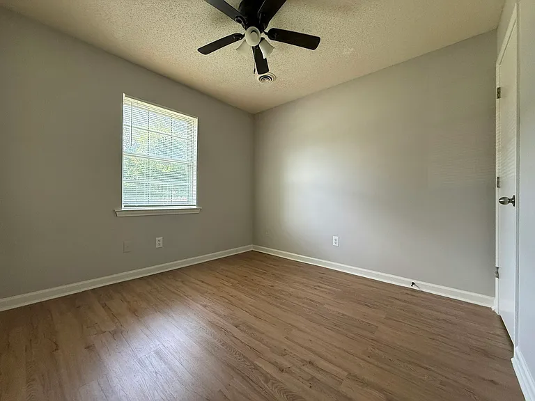 4200 Clydesdale Dr — Photo 6