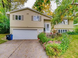 1698 Long Lake Rd, New Brighton, MN 55112