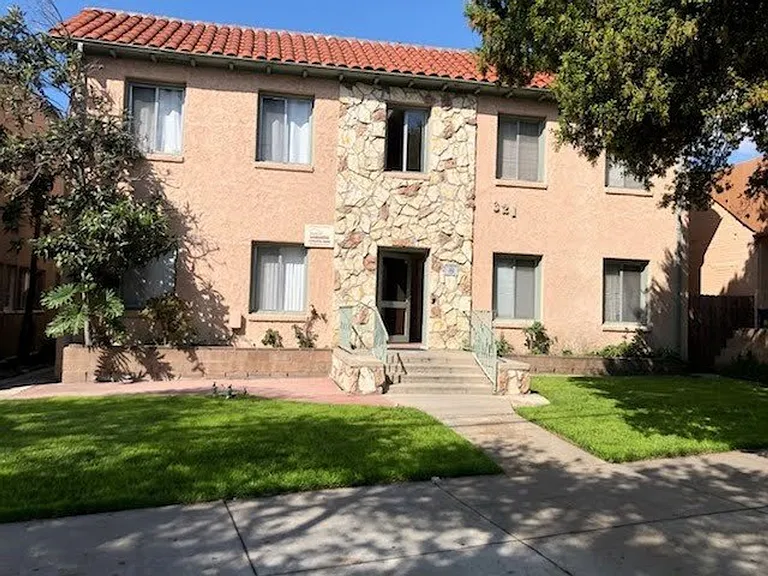 321 S Verdugo Rd — Photo 1