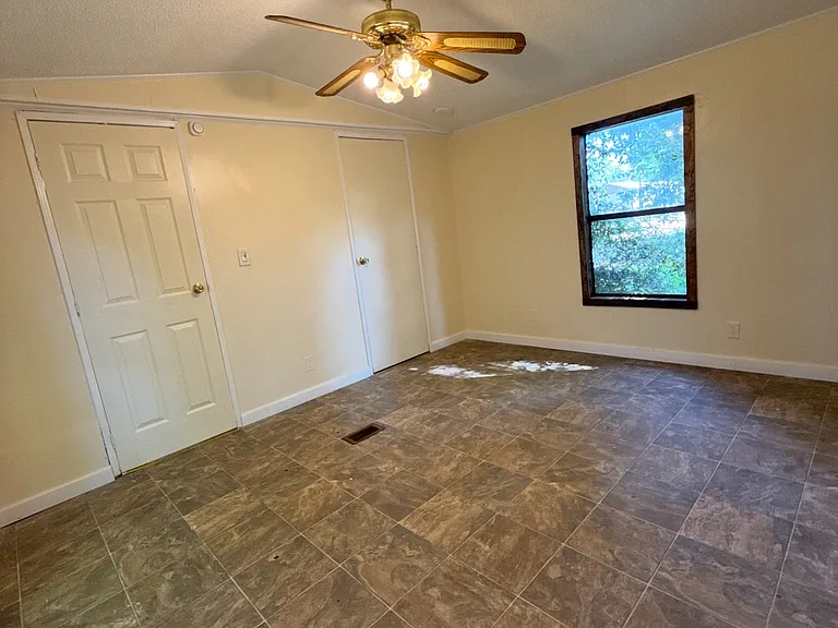 115 Hane Cir — Photo 4