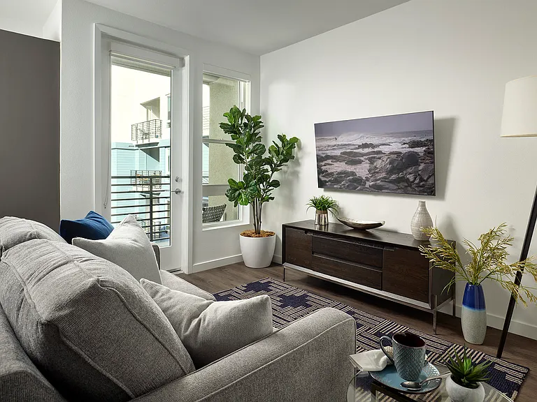 S405: Cozy Studio