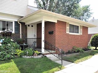 8186 Farnum Ct, Warren, MI 48093