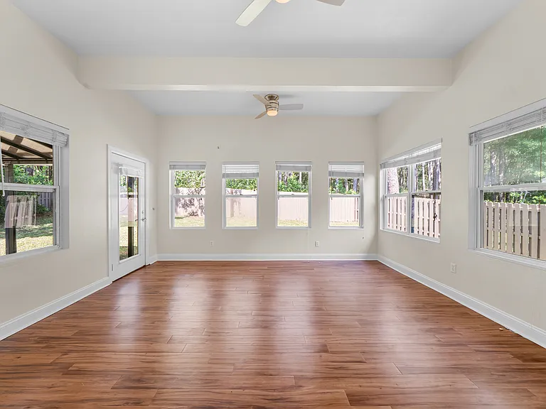 10538 Palmetto Blvd — Photo 28