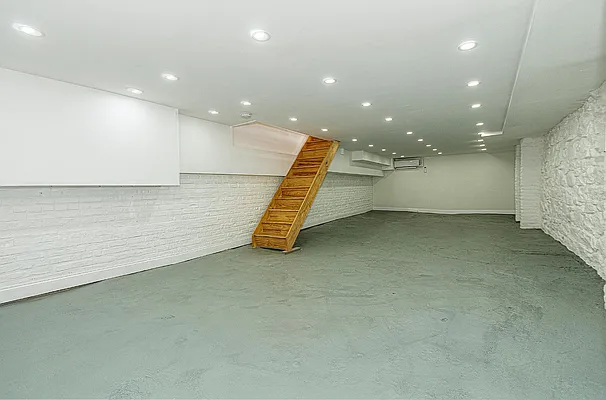 Rented by Friedman Mayer, LREB | media 13