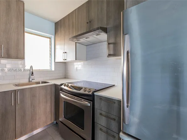 1250 SW 4th St APT 6, Miami, FL 33135