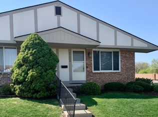 25208 Potomac Dr UNIT 8, South Lyon, MI
