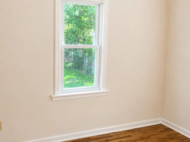 217 W Berry Ave — Photo 8