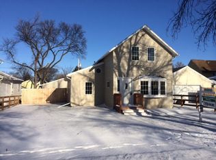 310 N 8th St, Grand Forks, ND 58203