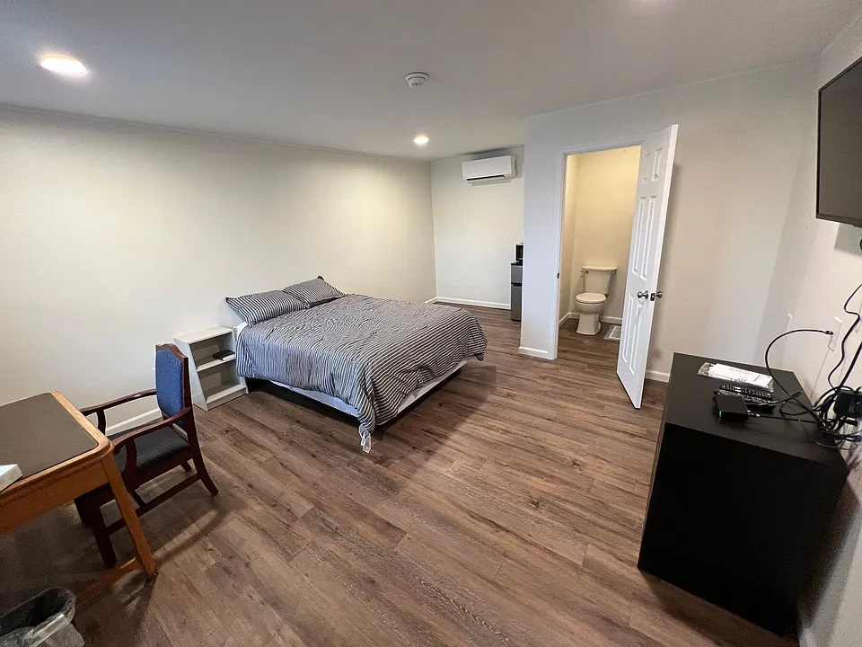 Cocoa Motel