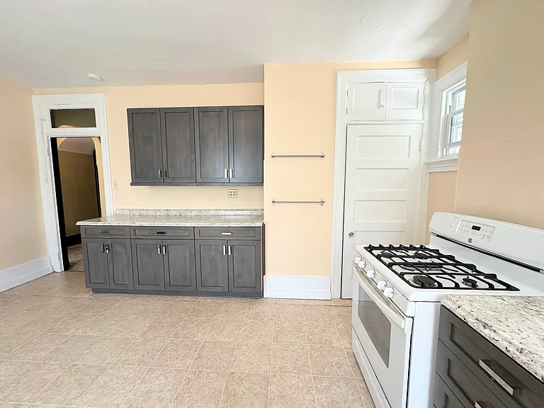 833 S Trenton Ave — Photo 7