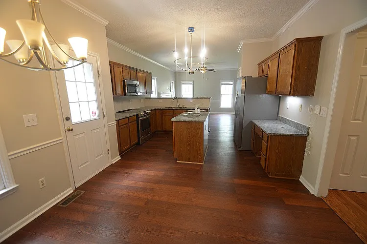 3406 Weatherby Dr — Photo 2