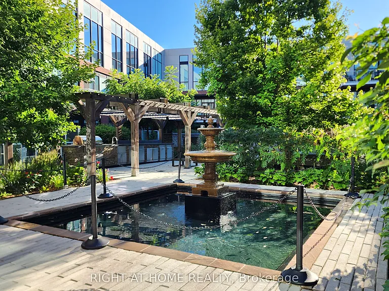 20 Fred Varley Dr #210 — Photo 37