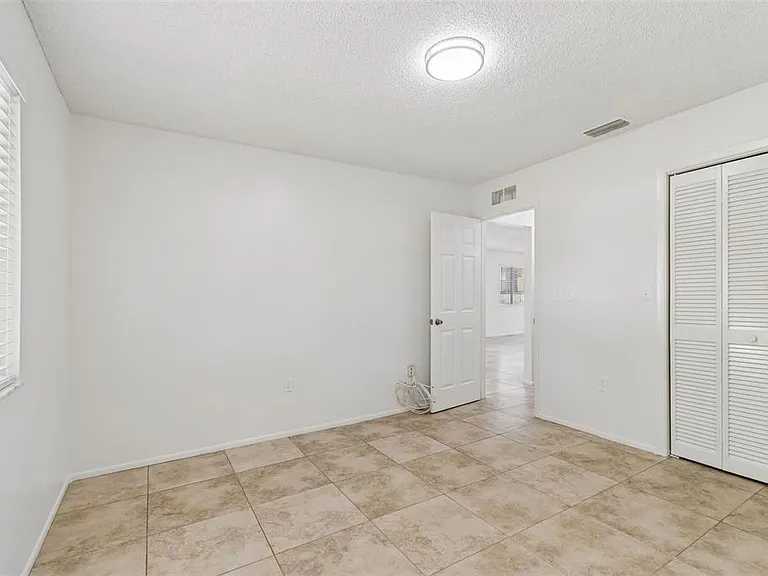 2945 Grovewood Blvd #A — Photo 48