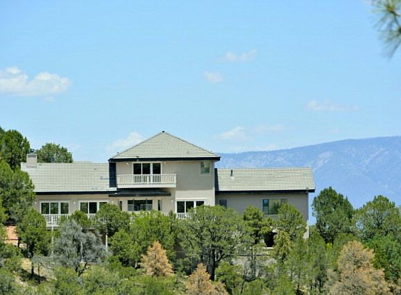 3rd image of 105 Porcupine Ct