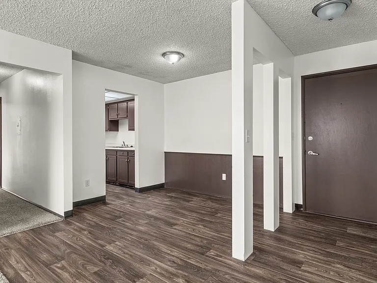 Kitchen & Hallway