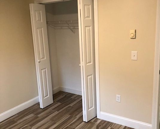 5th image of 217 Beaver Dam Rd APT 19