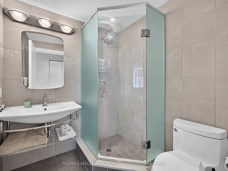 90 George St #1301 — Photo 21