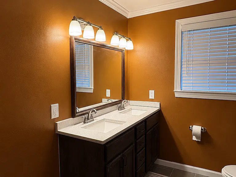 422 Ashley Ave — Photo 15