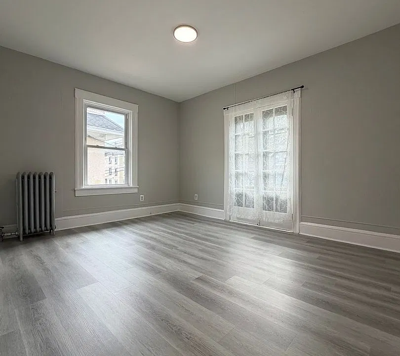 2-4 & 6 Eight Duer St N