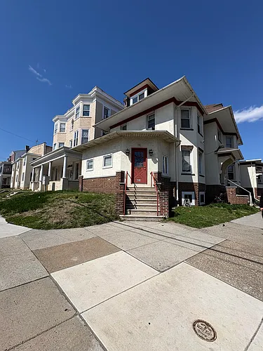 601 W Main St #1 Photo 1